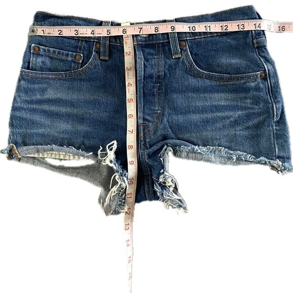 LEVI’S 501 High Rise Cut Off Denim Jean Shorty Shorts SZ 26 Festival Daisy Dukes - Picture 5 of 7